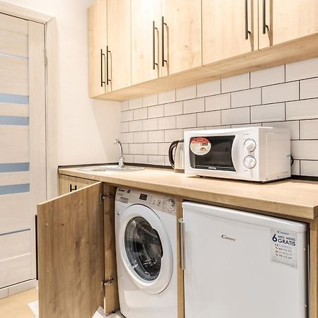 Modern Apartment In The Old City Lviv Extérieur photo