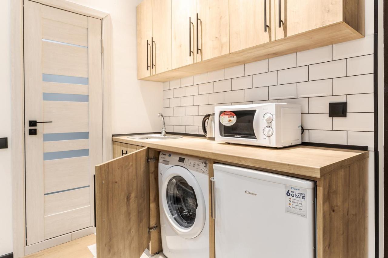 Modern Apartment In The Old City Lviv Extérieur photo