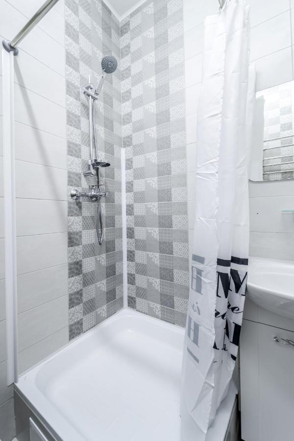 Modern Apartment In The Old City Lviv Extérieur photo