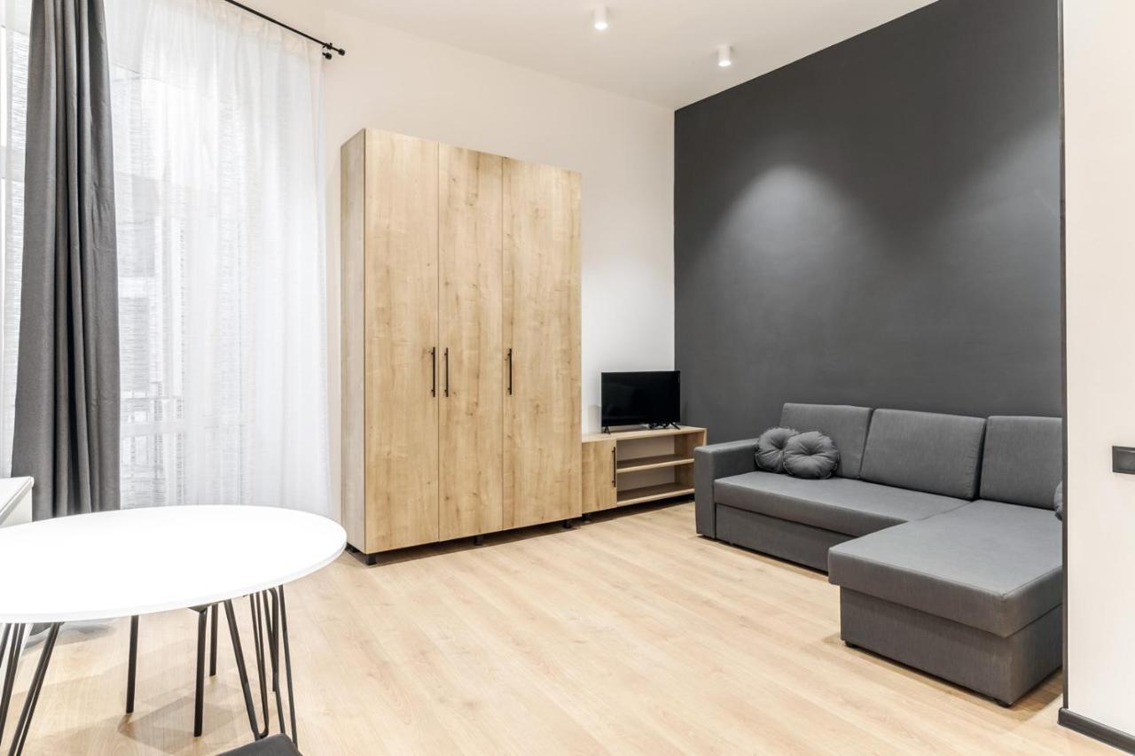Modern Apartment In The Old City Lviv Extérieur photo