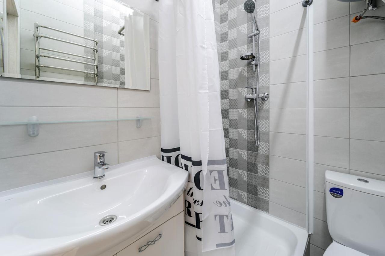 Modern Apartment In The Old City Lviv Extérieur photo