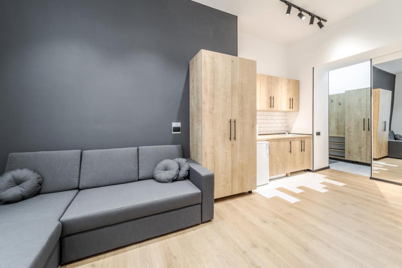 Modern Apartment In The Old City Lviv Extérieur photo