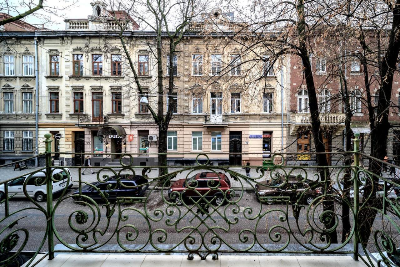 Modern Apartment In The Old City Lviv Extérieur photo
