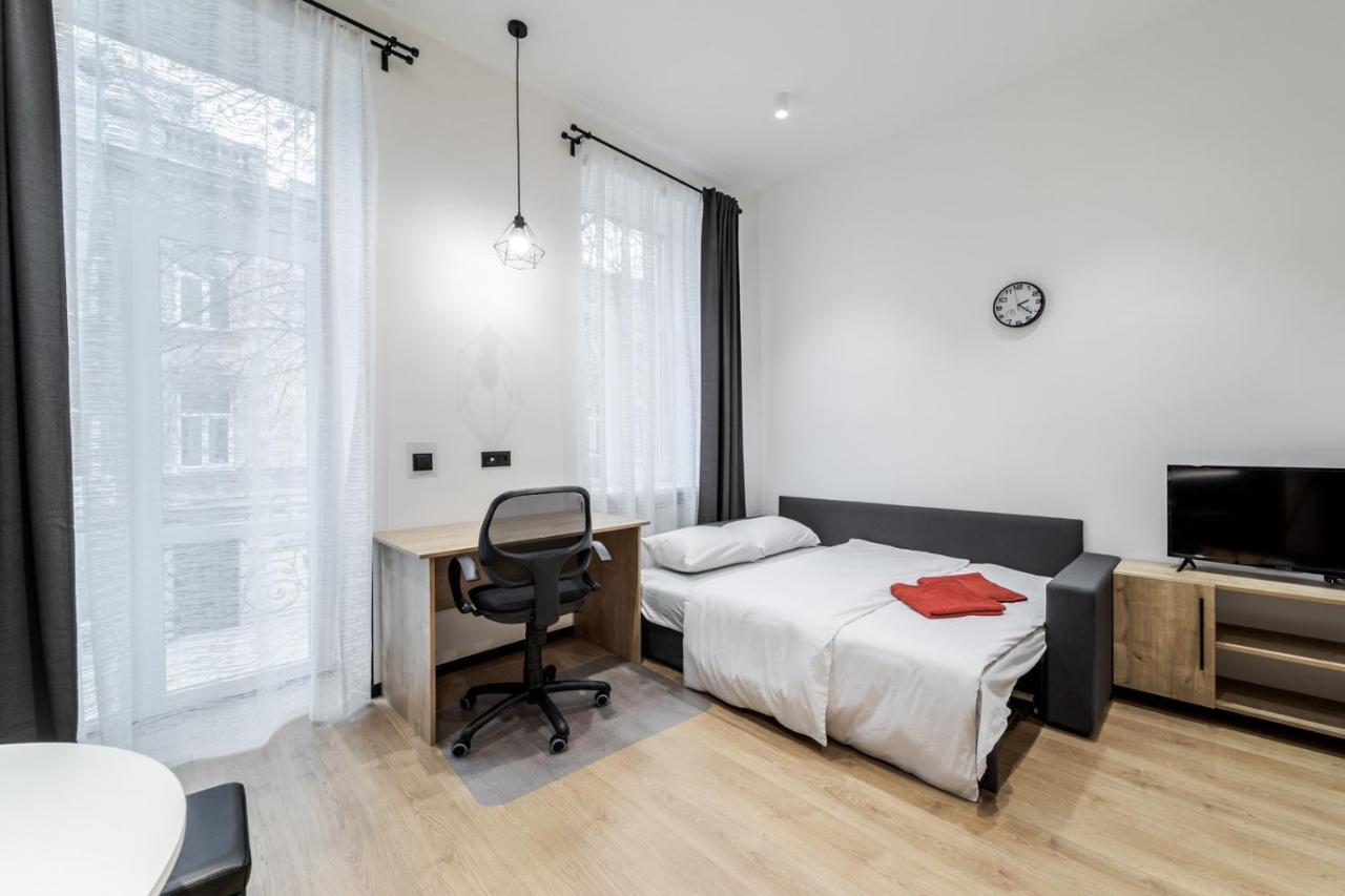 Modern Apartment In The Old City Lviv Extérieur photo
