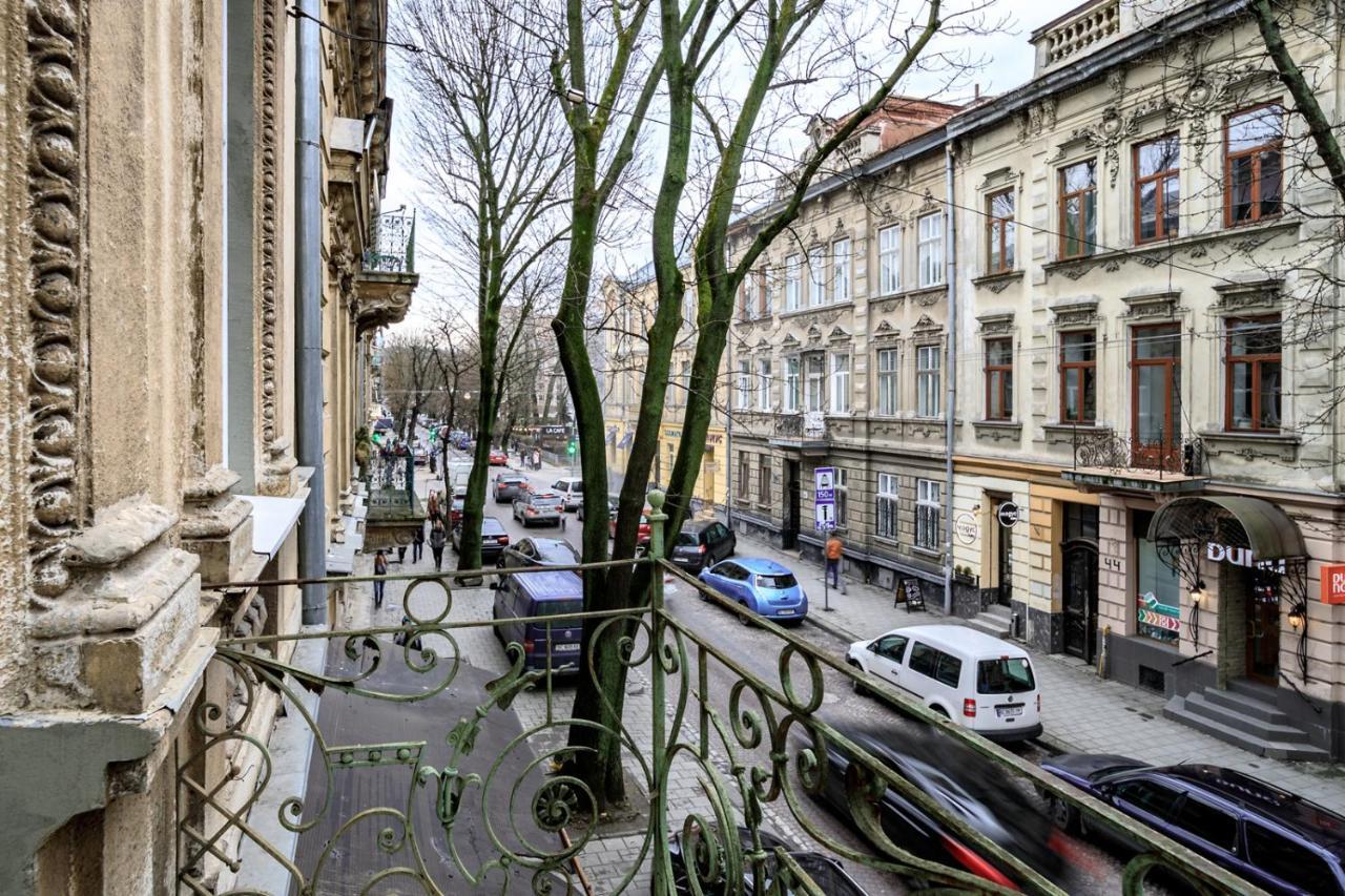 Modern Apartment In The Old City Lviv Extérieur photo